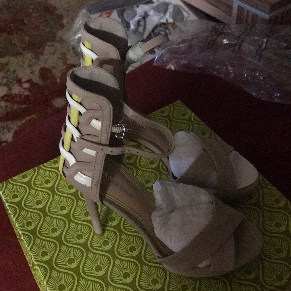 Shoes - Picture 2 of 5